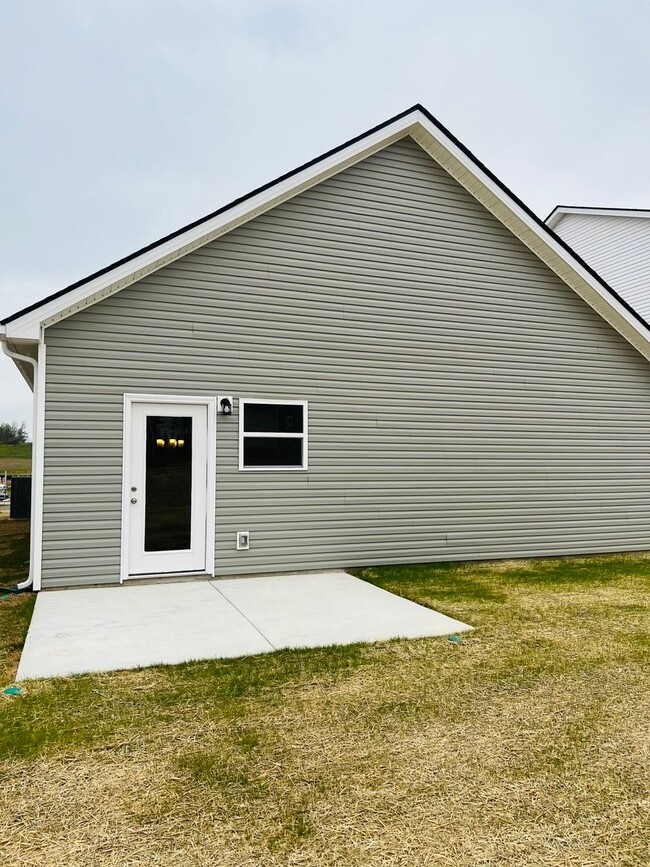 Building Photo - McKeesport Subdivision - Shelbyville