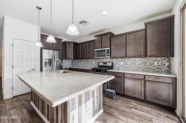 Building Photo - 668 N Sparrow Ct