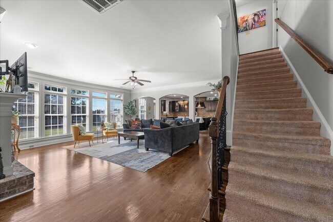 Building Photo - 5307 Bull St