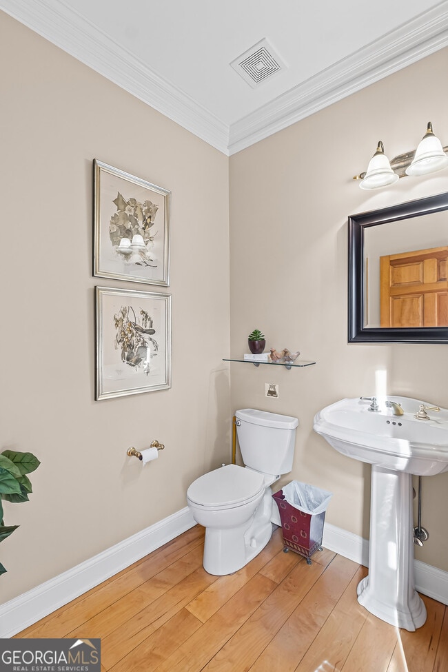 Building Photo - 339 Willow Dr