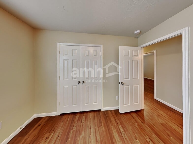 Building Photo - 3930 Hawthorne Glen Ct