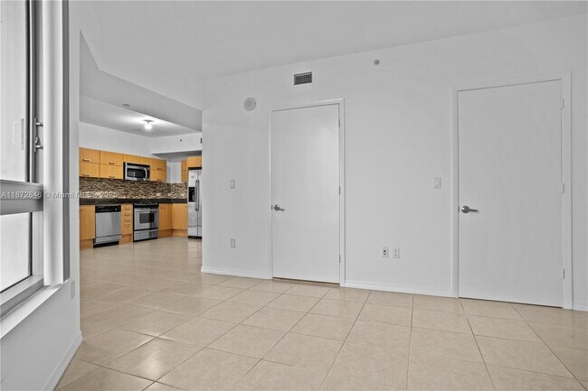 Building Photo - 350 S Miami Ave