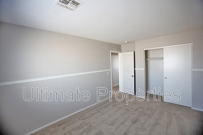 Building Photo - 12301 W Columbine Dr