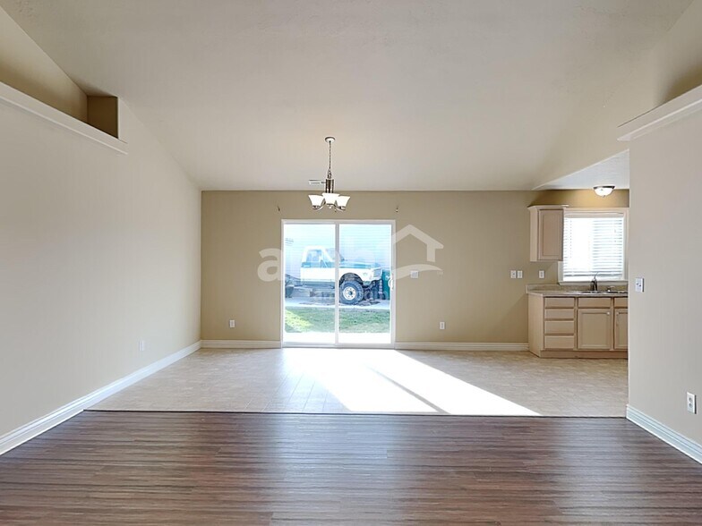 Building Photo - 171 Century Dr