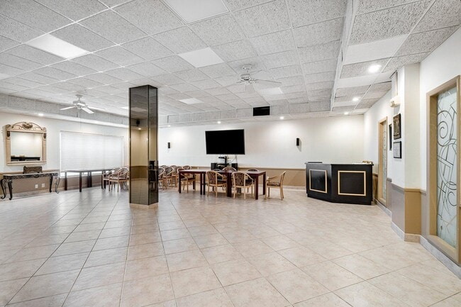 Building Photo - 3450 S Ocean Blvd