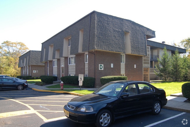 Primary Photo - Towne Oaks Apartments