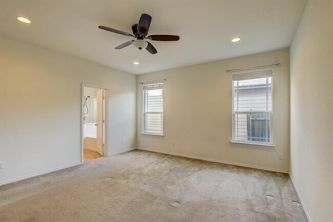 Building Photo - 5912 Sardinia Dr