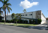 Building Photo - La Pat Courtyard Apartments