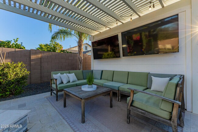 Building Photo - 20399 E Mockingbird Dr