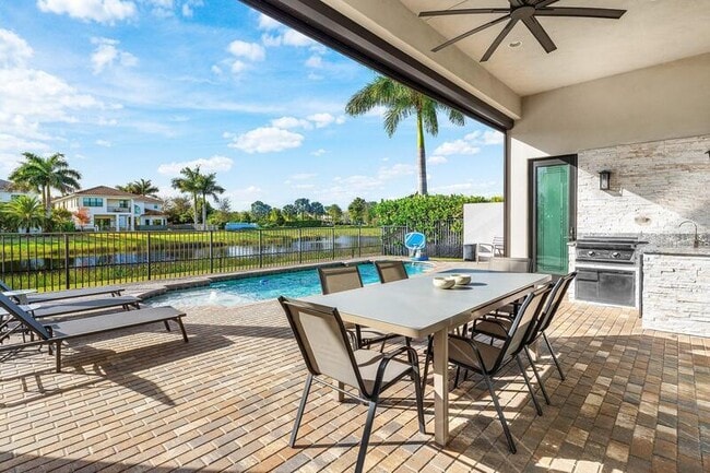 Building Photo - 17317 Santaluce Mnr