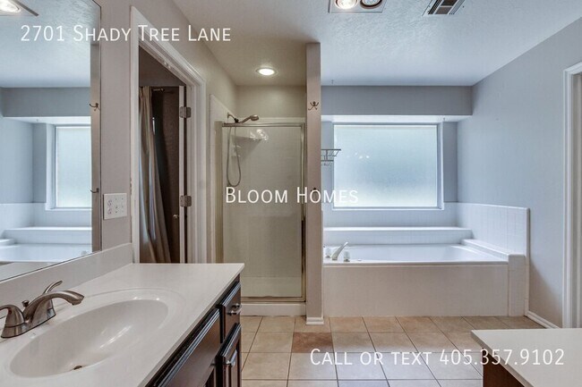 Building Photo - 2701 Shady Tree Ln