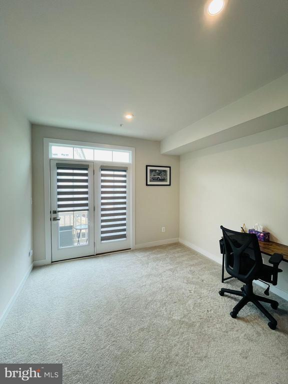 Building Photo - 24260 Thurso Sq