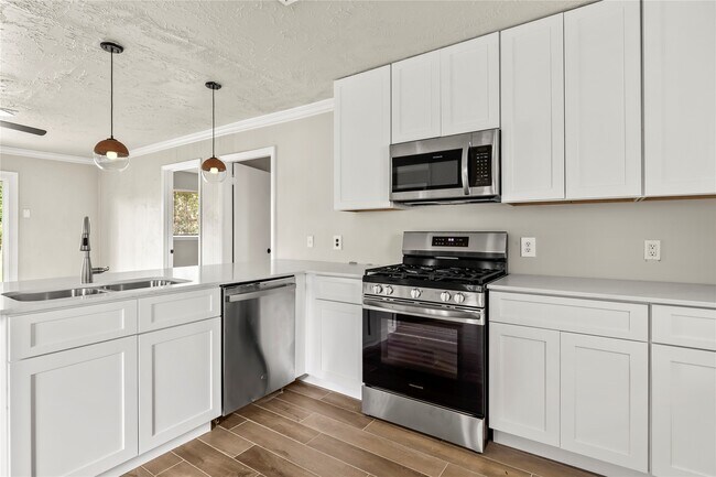 Building Photo - 11455 Spottswood Dr