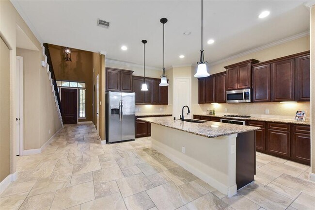 Building Photo - 23426 Millbrook Dr