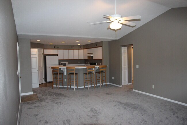 Building Photo - 1376 Heatherwood Ln