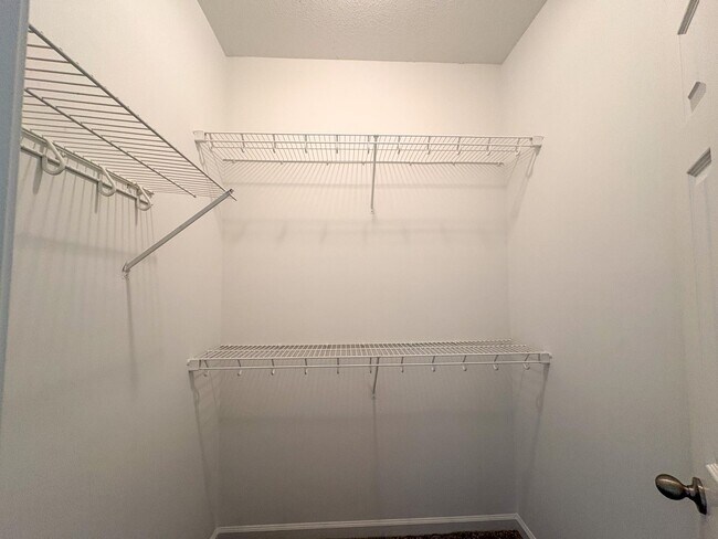 Building Photo - 4 bed, 3 bath in Bartlett with a BONUS room