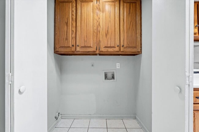 Building Photo - 3 Bed • 2 Bath • Valley View School District