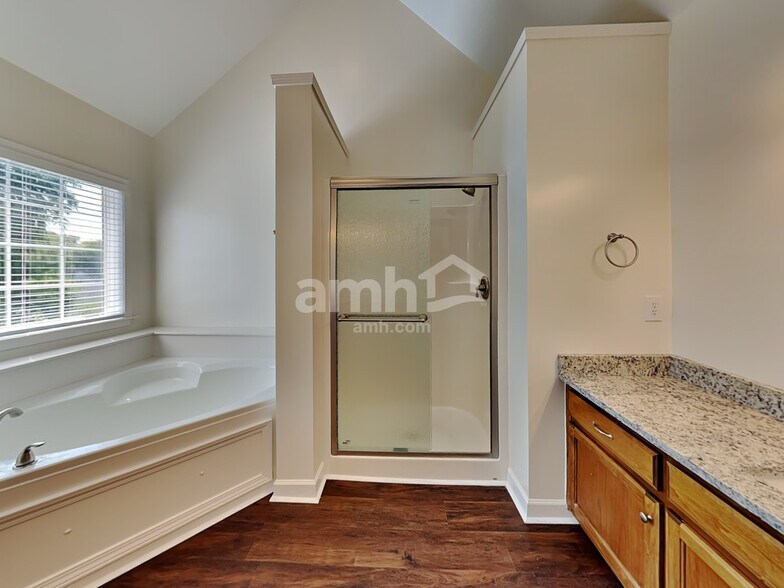 Building Photo - 3047 Romain Trail
