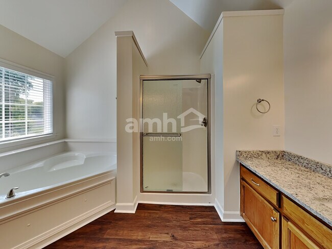 Building Photo - 3047 Romain Trail