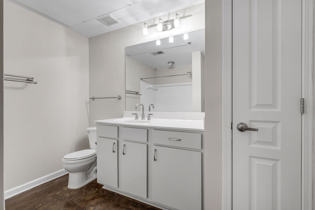 2nd Bath with Tub-Shower Combo - 1803 Broadway
