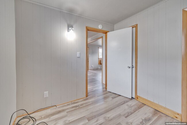 Building Photo - 227 Garfield Ave