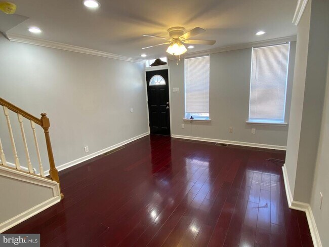 Building Photo - 1523 S Opal St