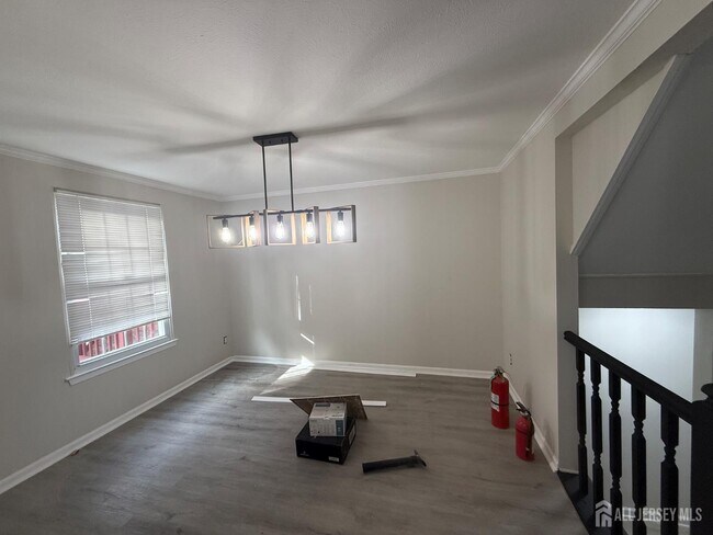 Building Photo - 14 James Cubberly Ct