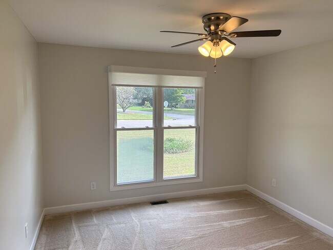 Building Photo - 304 Bellingrath Dr SW