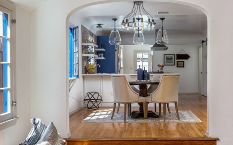 Building Photo - 2135 Clinton St