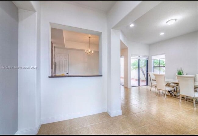 Building Photo - 8362 NW 39th Ct