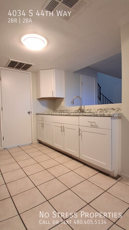 Building Photo - 4034 S 44th Way