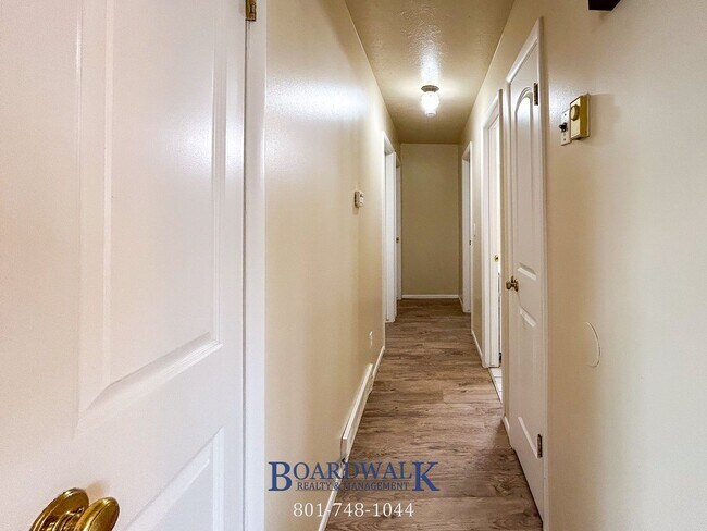Building Photo - 2106 Western Charm Dr