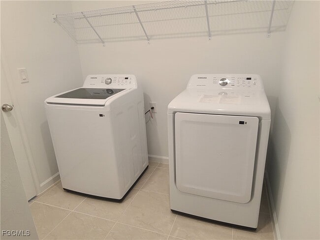 Building Photo - 1023 Caloosa Breeze Dr