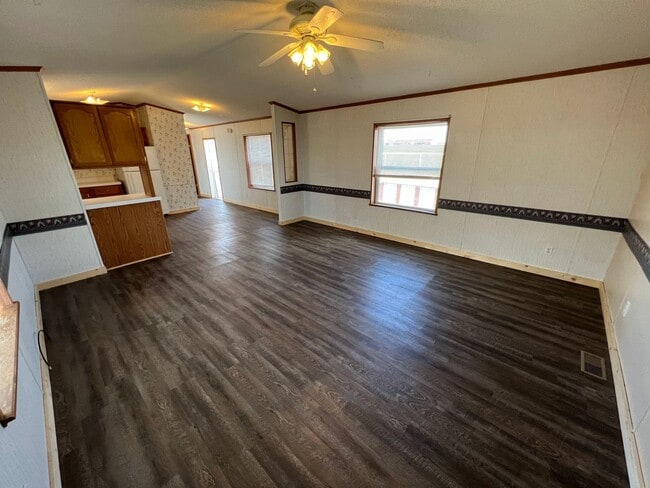 Building Photo - 2 Bedroom 2 Bath Updated Mobile Home in Cliffview Mobile Home Park. Very well kept-up area.