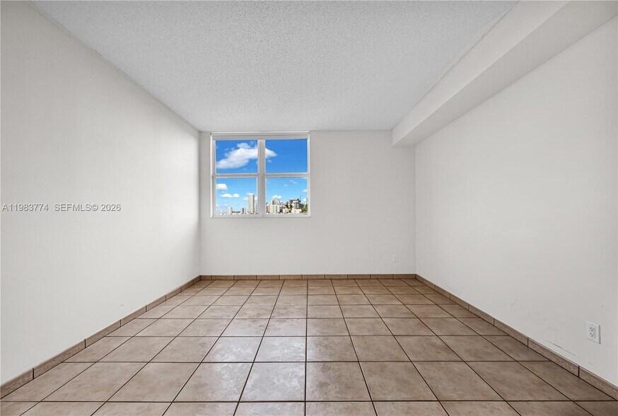 Building Photo - 2475 Brickell Ave