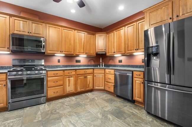 Building Photo - Large Updated 3 bedroom with Central Air