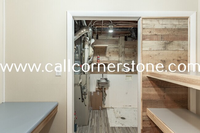Building Photo - 1334 Pike Dr