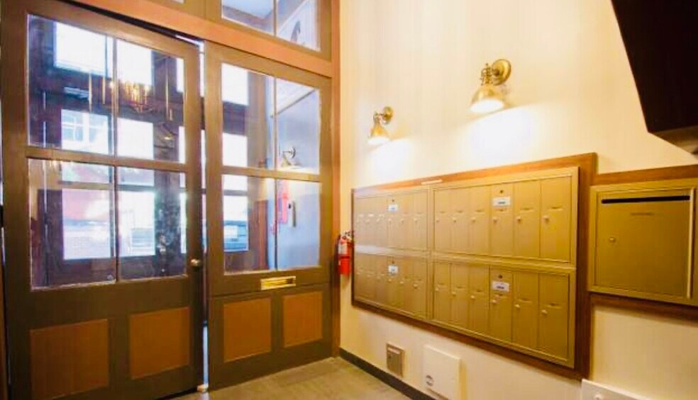 Building Photo - 12 S Letitia St