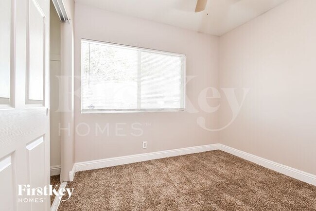 Building Photo - 1217 Bluff Ave