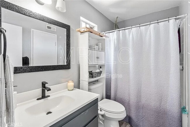 Building Photo - 196 Whitney Ave