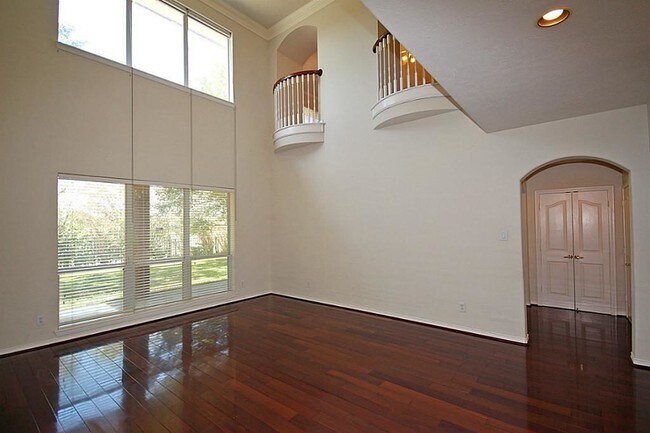 Building Photo - 3018 Ravensport Dr