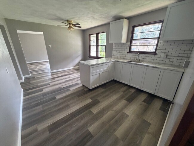 Building Photo - 209 Florida Ave