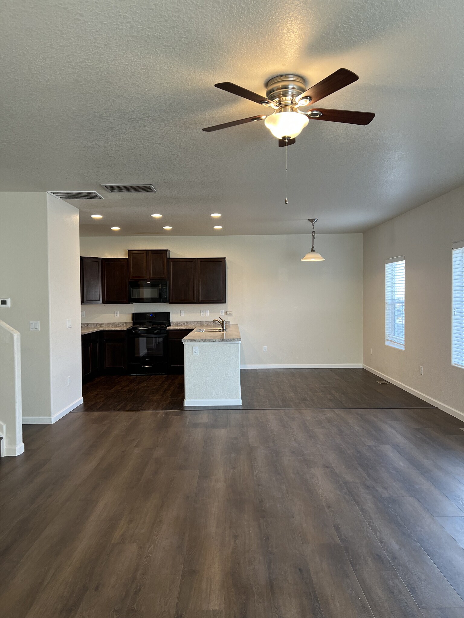 Building Photo - 1229 Bistre St