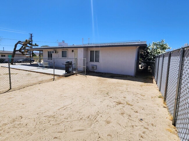 Building Photo - 61934 Verbena Rd