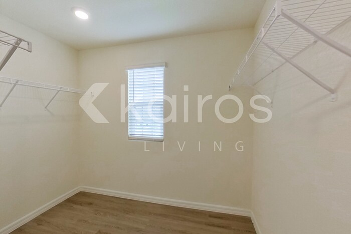 Building Photo - 8578 SW 44th Ct
