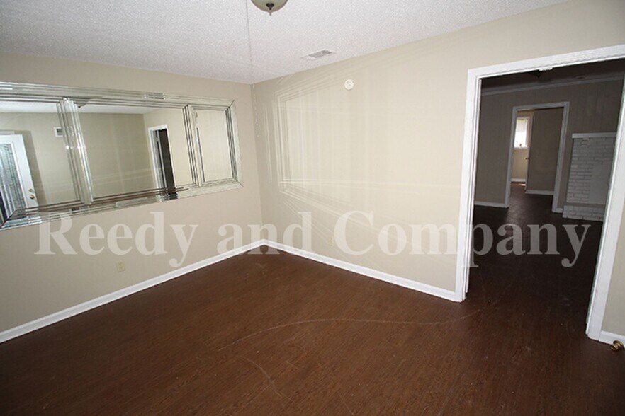 Building Photo - 4157 Navaho Ave