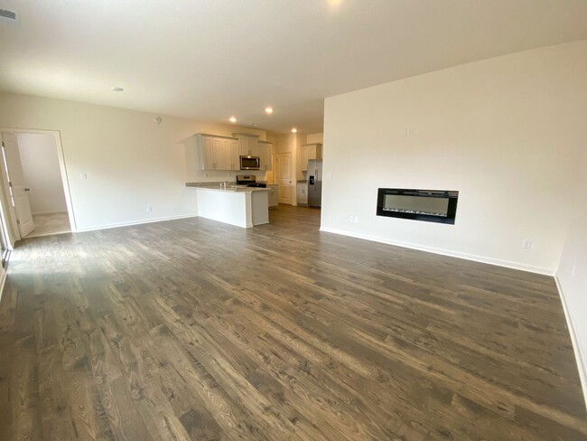 Building Photo - 3 bed 2 bath new construction in 2023 in M...