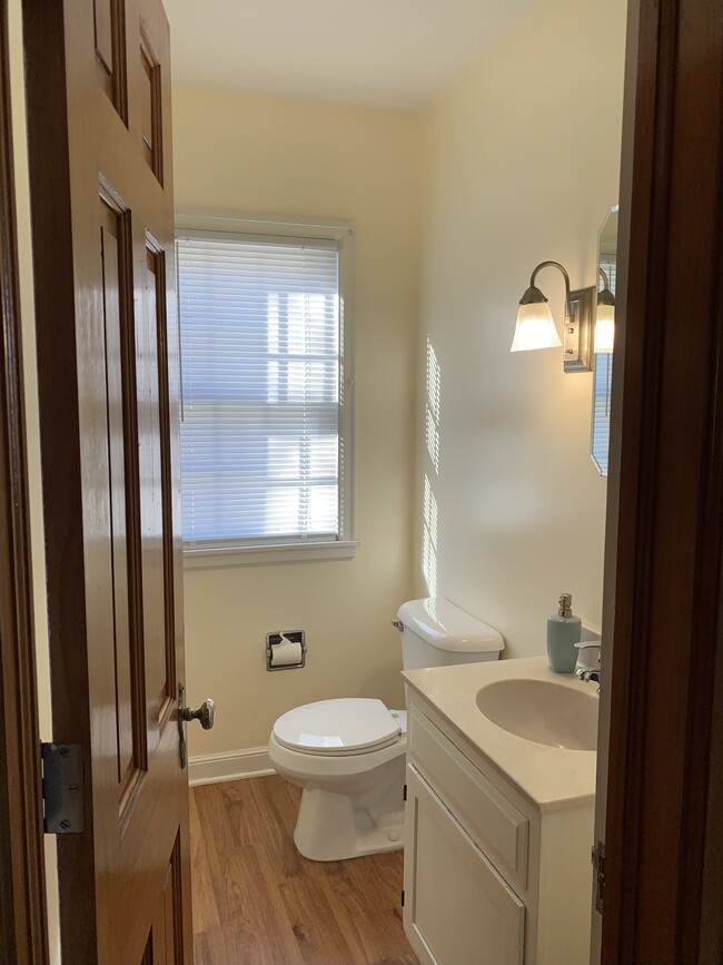 Main level bathroom - 215 15th Ave SW