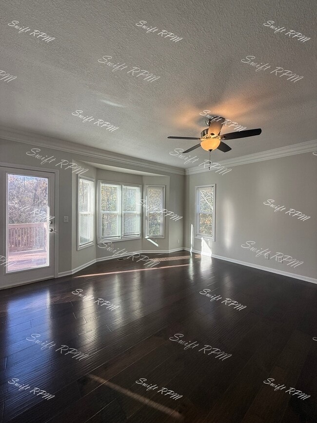 Building Photo - 15602 Maple St