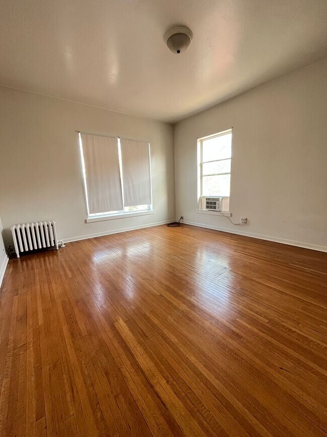 Building Photo - 307 Herkimer St